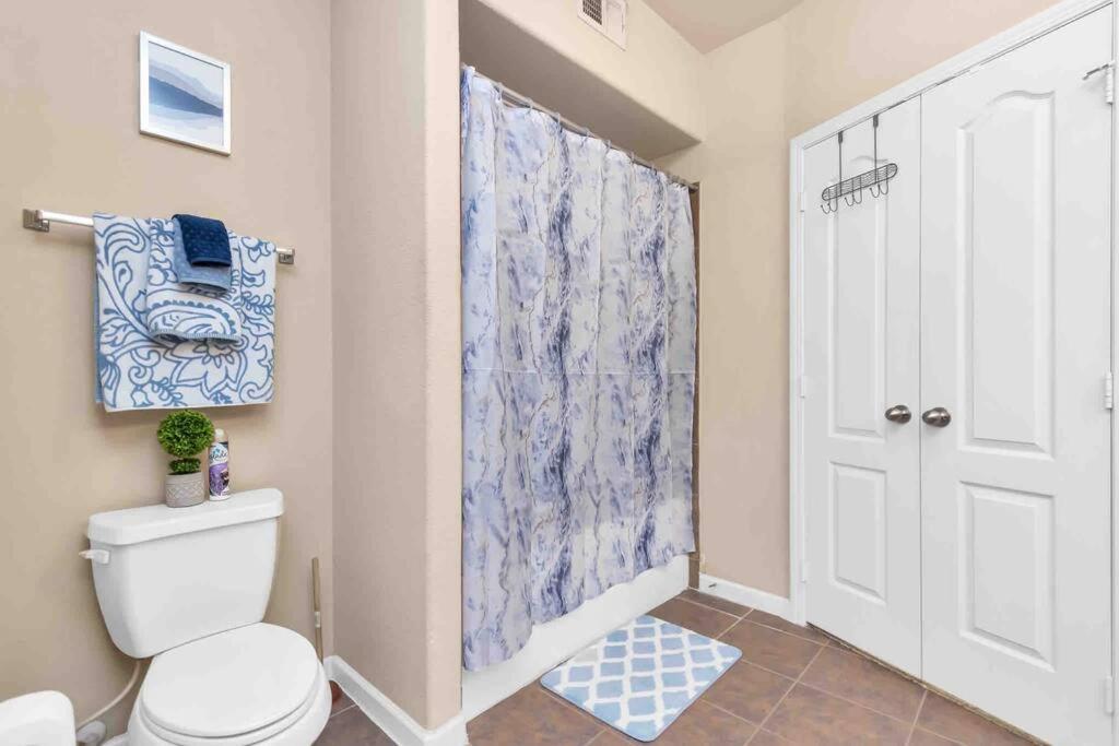 Modern Condo Near Texas Medical Center W Free Parking Houston Exterior foto